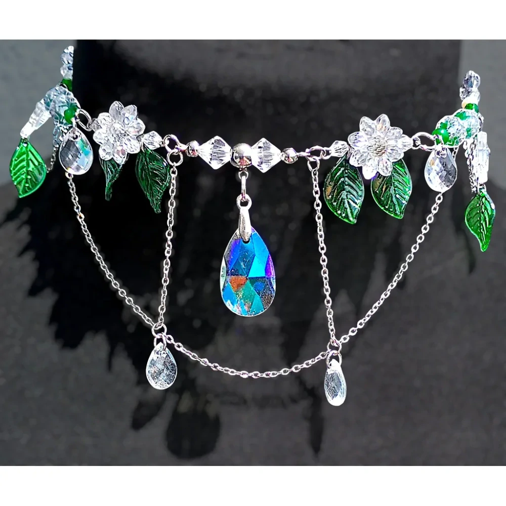 NÁHRDELNÍK "Elven Royalty" Chirurgická ocel - zelený jadeit