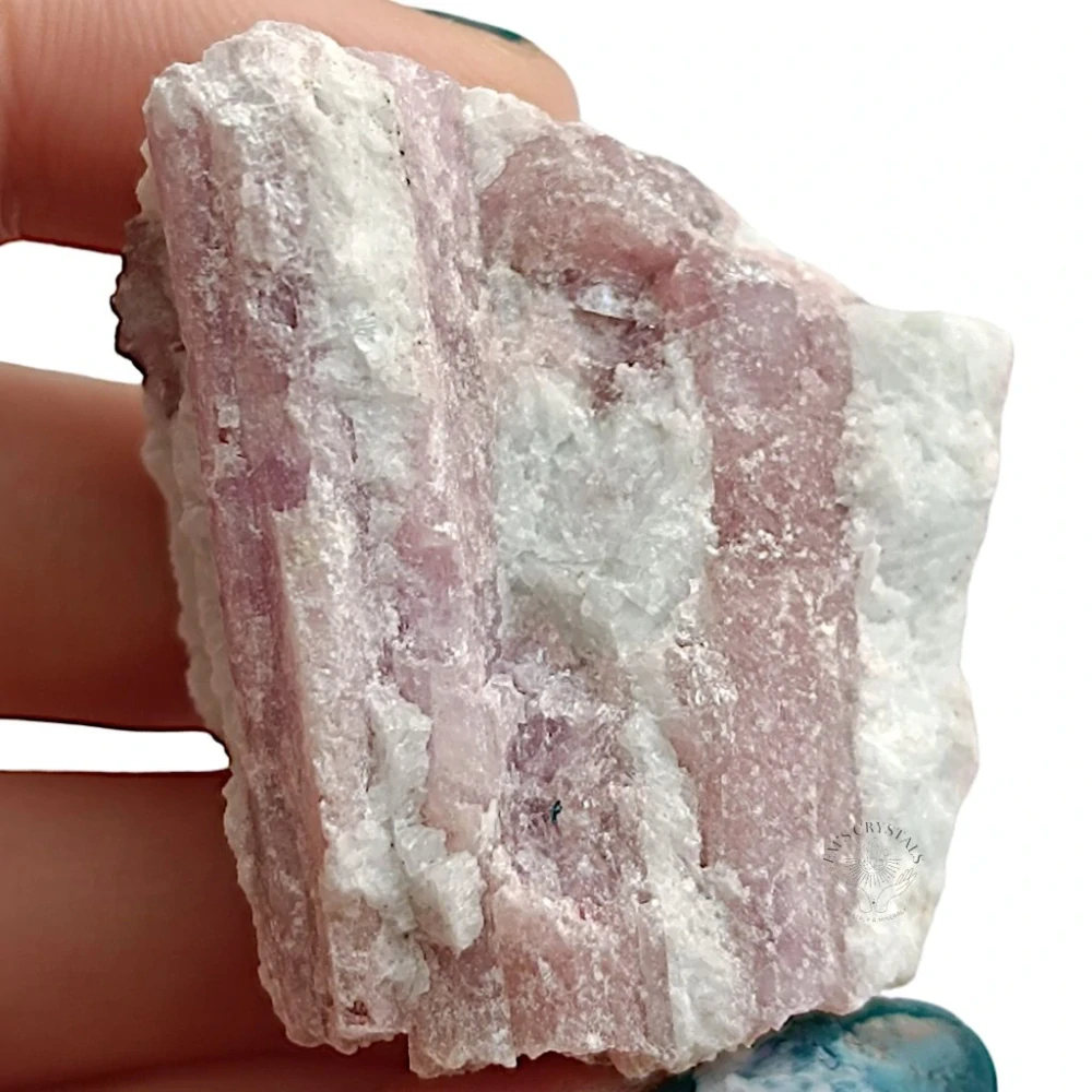 TURMALÍN RŮŽOVÝ (Rubelit) surový 40-50g, cca 4cm