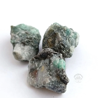 SMARAGD surový Brazílie 2,5cm - 3,5cm